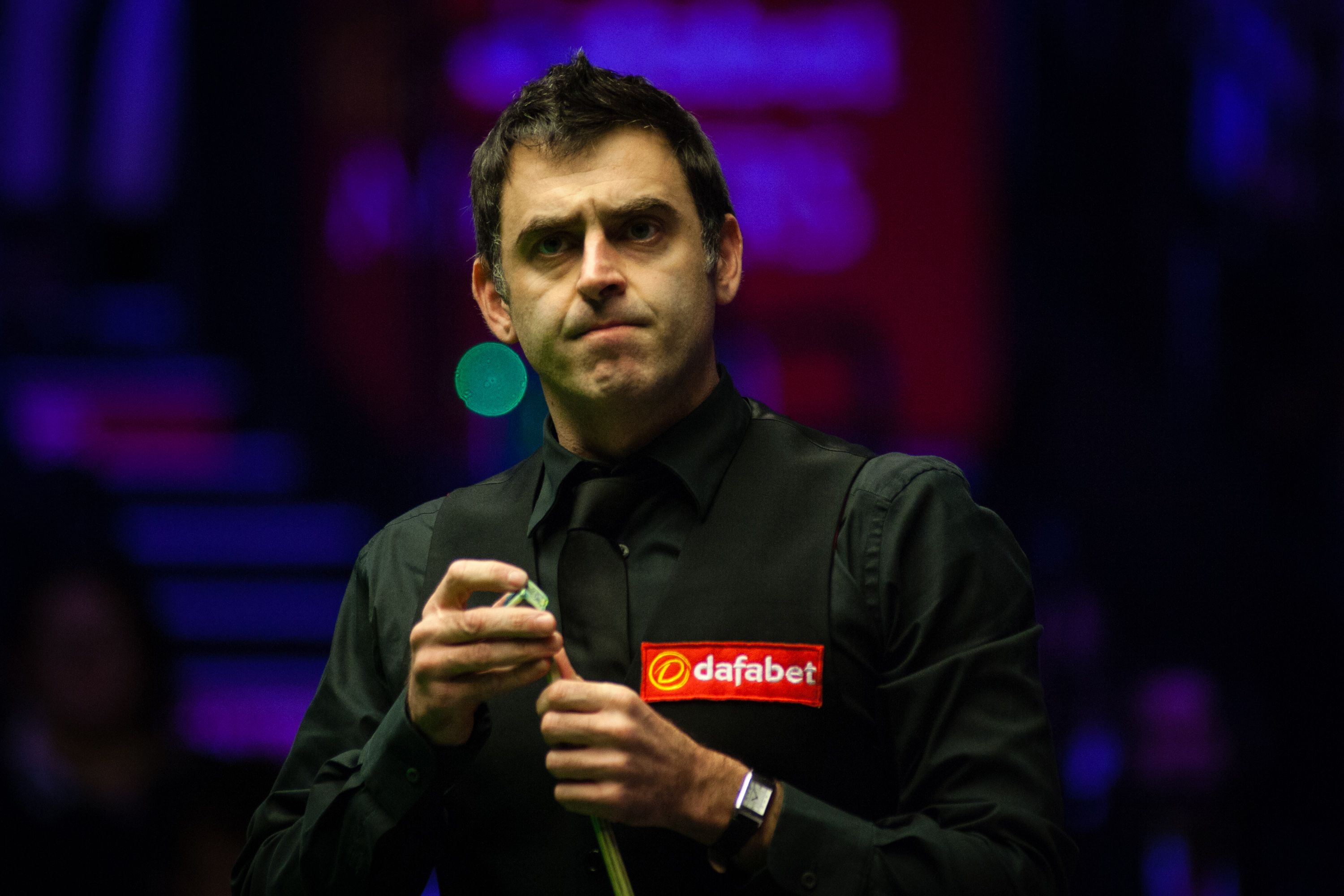 接发犹疑 接发犹疑